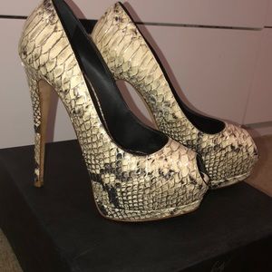 Giuseppe Zanotti “Sharon 105” in Python